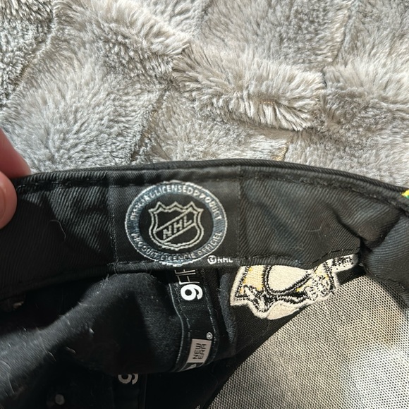 Vintage Pittsburgh Penguins New Era Hat - Picture 6 of 6